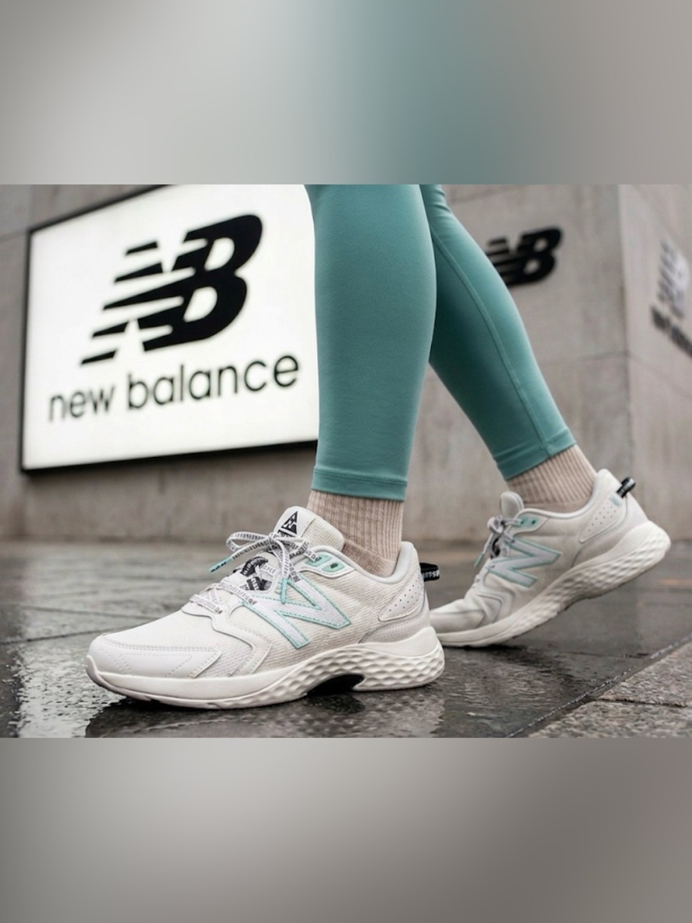 New authentic New Balance woman’s designer signature sneakers sz 10 display
